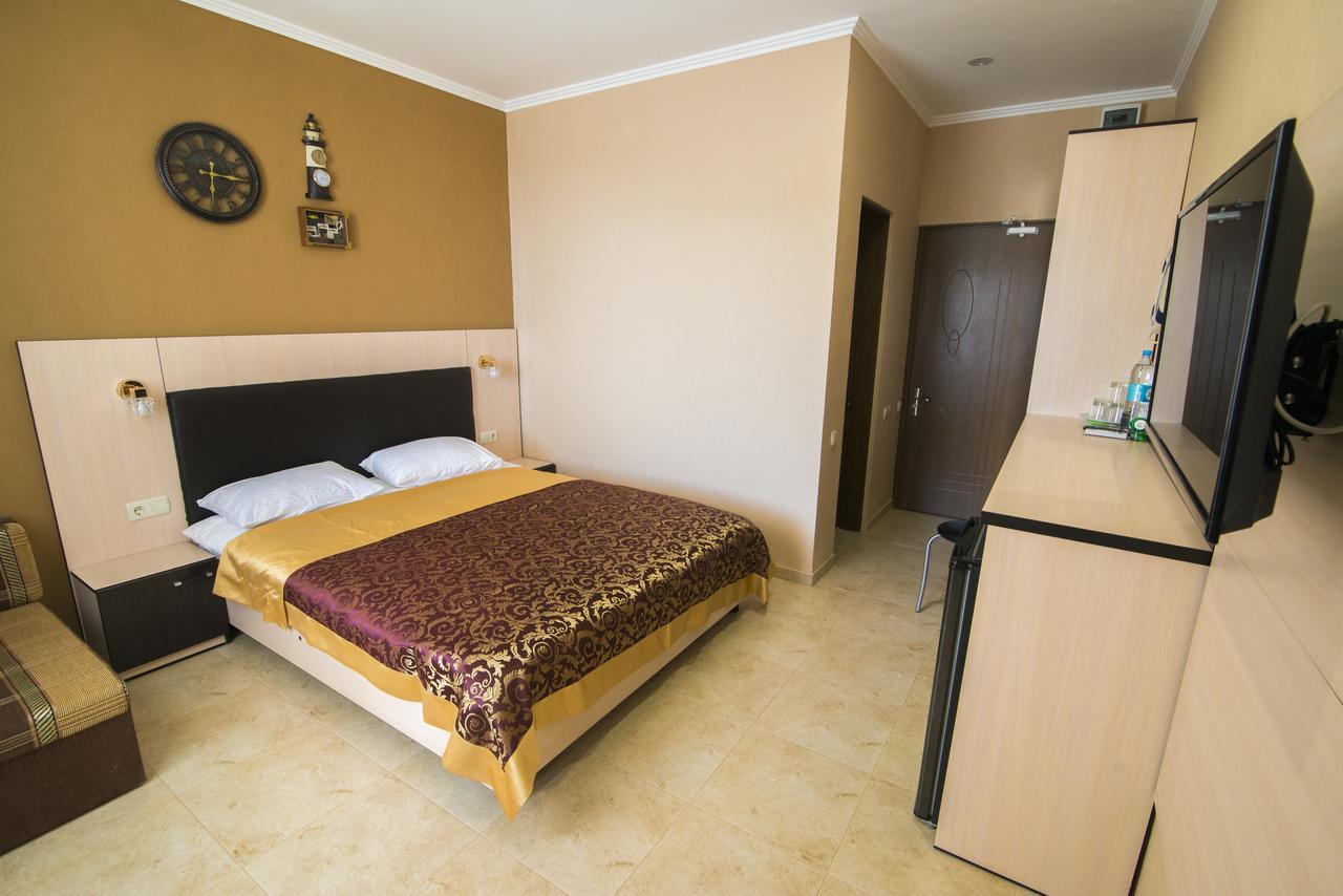 Kovcheg Hotel Zatoka Ngoại thất bức ảnh