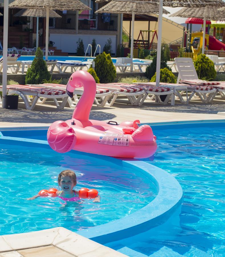 Kovcheg Hotel Zatoka Ngoại thất bức ảnh