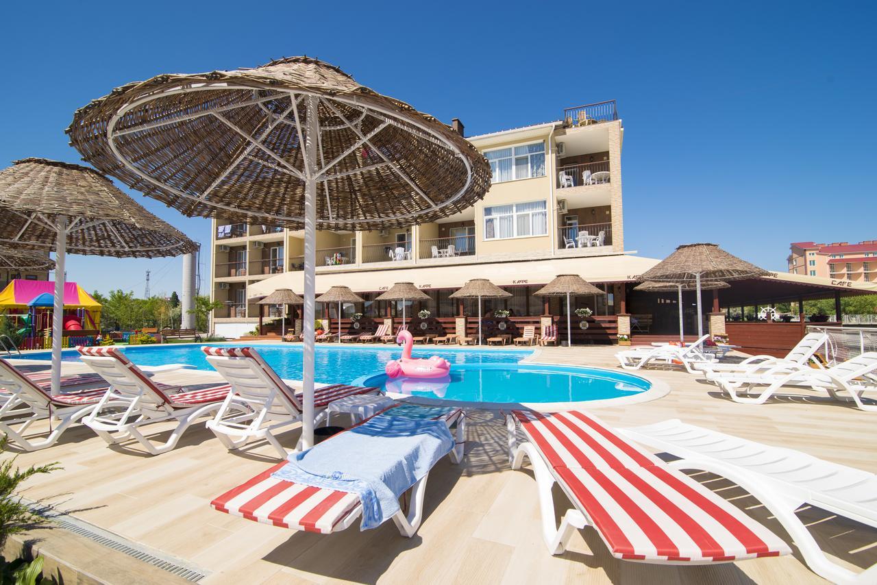 Kovcheg Hotel Zatoka Ngoại thất bức ảnh