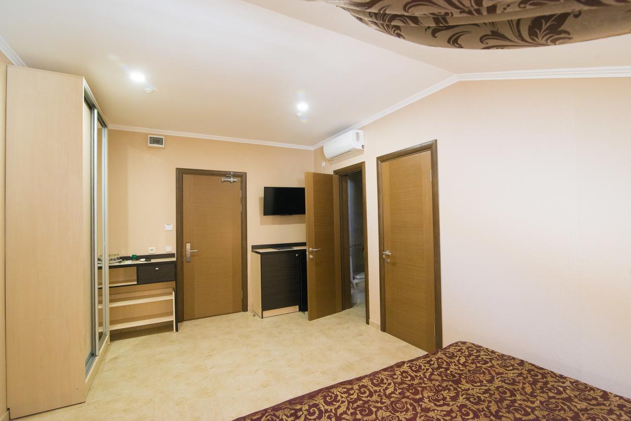 Kovcheg Hotel Zatoka Ngoại thất bức ảnh